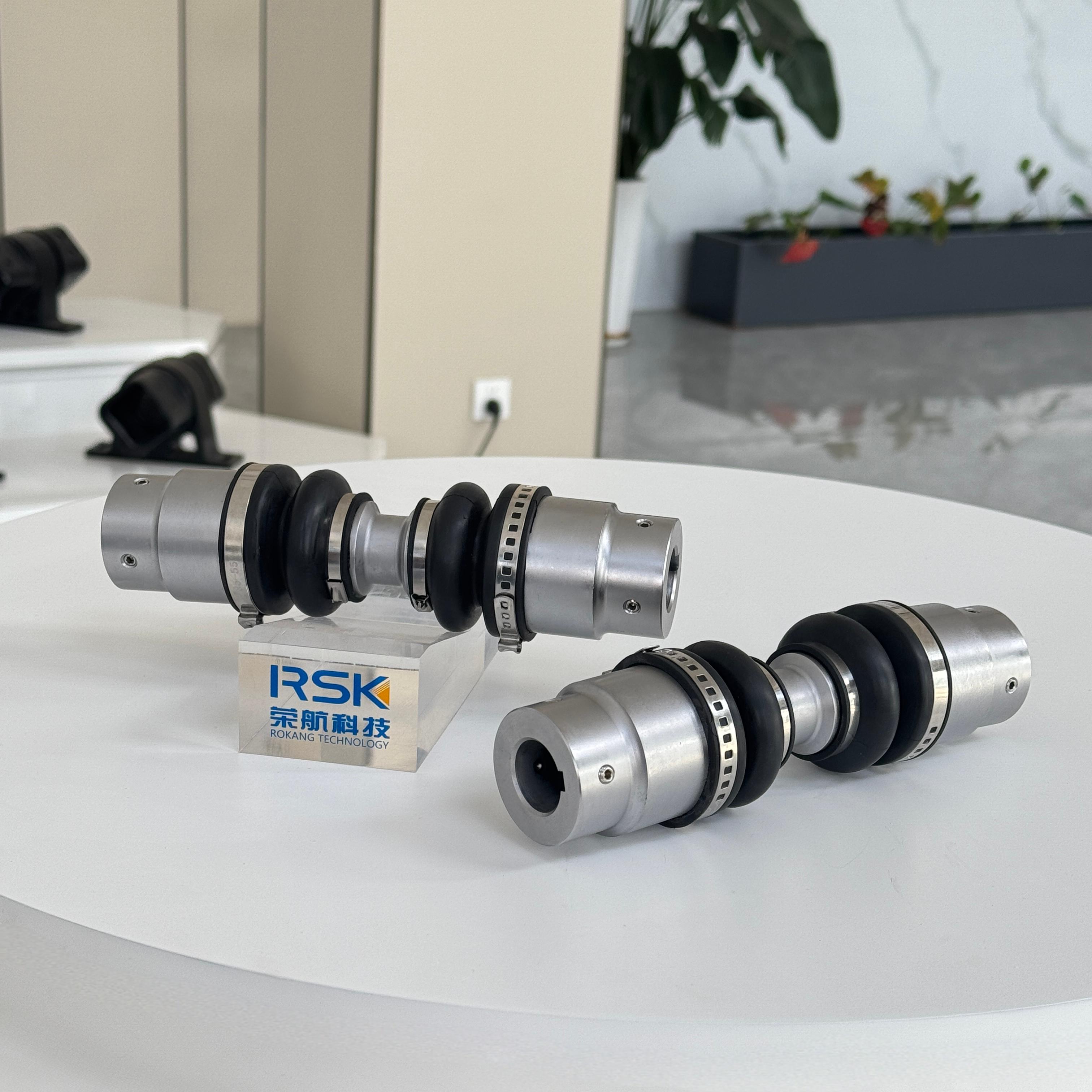 TRI-BALL KHỚP Khớp vận tốc không đổi Thích hợp cho Robot có bánh xe Kích thước nhỏ Nhẹ Bồi thường đa hướng